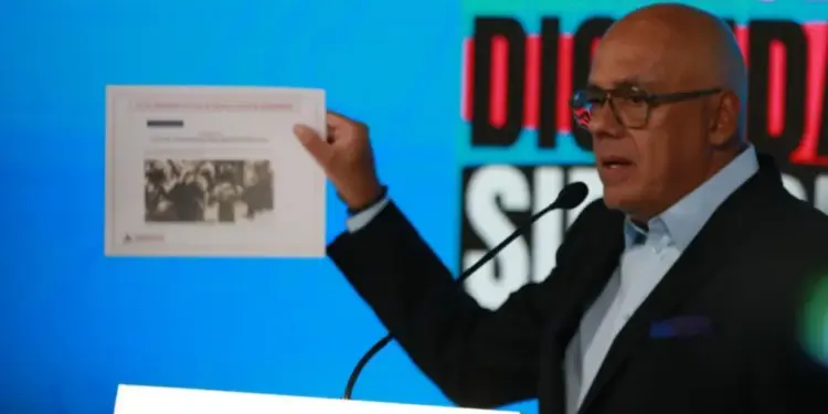 Jorge Rodríguez a venezolanos en EE.UU.: «Ese no es un país seguro para ustedes»