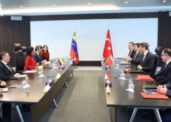 El Gobierno de Venezuela discute la cooperación energética con Turquía y Arabia Saudita