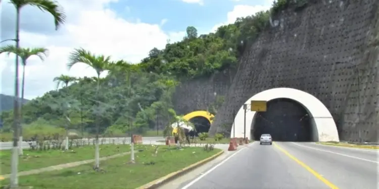Cierran parcialmente el Viaducto de Turumo por trabajos de mantenimiento