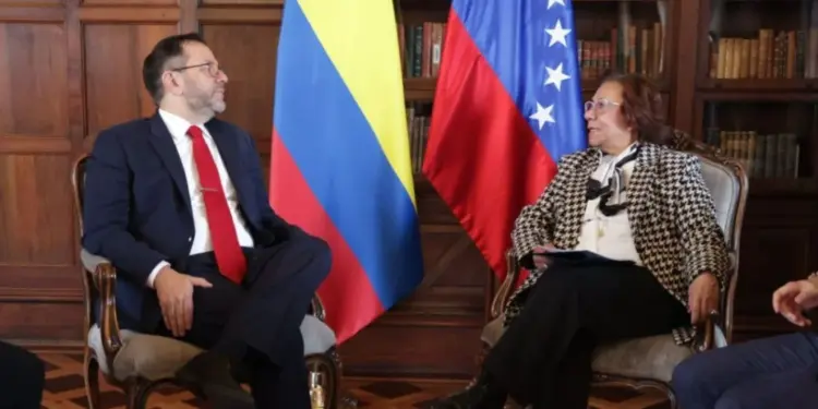 Venezuela reitera a Colombia la necesidad de «potenciar» una zona económica binacional