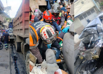 Colisión de vehículos deja 17 heridos y una persona fallecida en Sucre