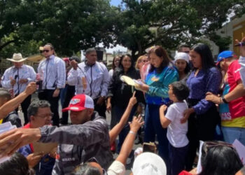 Gobierno de Caracas aprueba solicitud de ordenanza para la economía popular y emprendedores