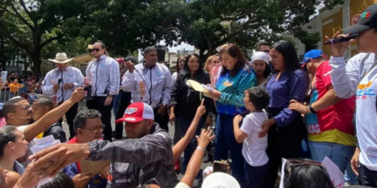 Gobierno de Caracas aprueba solicitud de ordenanza para la economía popular y emprendedores