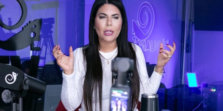 Indira Urbaneja acusó a la oposición de facilitar intereses de EE. UU.