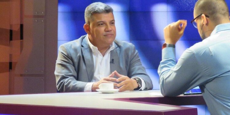 Luis Parra advierte que “ceder espacios” consolidará mapa rojo el 27 de julio