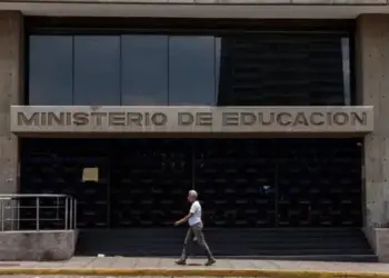 Ministerio de Educación aclaró que «no hay un cambio de currículo» en escuelas medias y técnicas