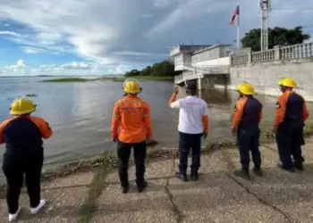 Autoridades decretan «alerta amarilla» tras crecida del río Orinoco en Bolívar