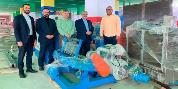 Venezuela recibe materiales para instalar fábrica de fibra óptica en alianza con Irán