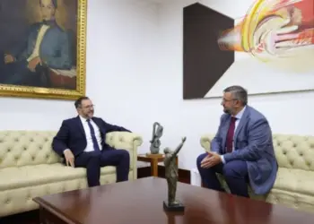 Venezuela y Rusia discuten «posibilidades de intercambio académico y cultural»