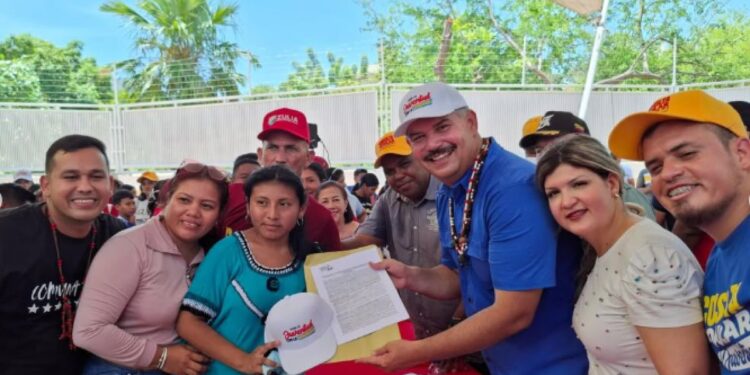 Gobernador Luis Caldera entregó financiamiento a jóvenes zulianos para proyectos comunitarios