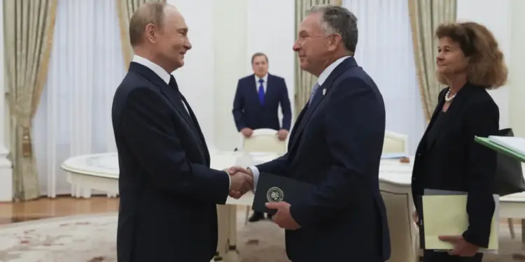 Enviado de Trump se reúne con Putin antes del plazo para la paz entre Rusia y Ucrania