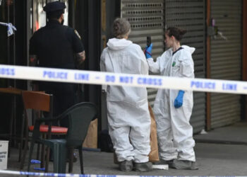 Ataque armado en Nueva York deja al menos tres muertos y nueve heridos