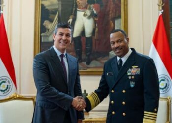 Jefe del Comando Sur de EE.UU. realiza gira por Latinoamérica en medio de tensiones