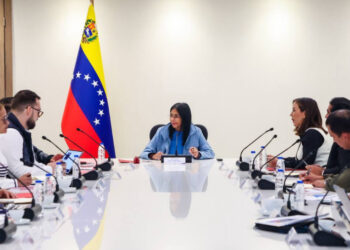Delcy Rodríguez sostuvo reunión con el Comité de Comercio Exterior de Venezuela para fortalecimiento de la industria nacional