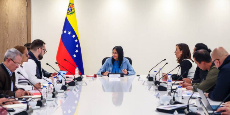 Delcy Rodríguez sostuvo reunión con el Comité de Comercio Exterior de Venezuela para fortalecimiento de la industria nacional
