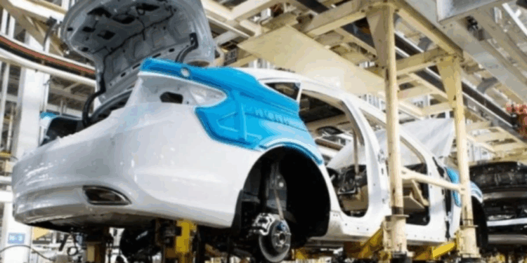 Sector automotriz proyecta producir hasta 14 mil vehículos en el último trimestre del año