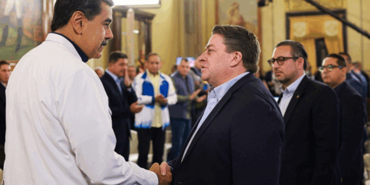 Maduro se reunió con alcaldes opositores para impulsar trabajo conjunto