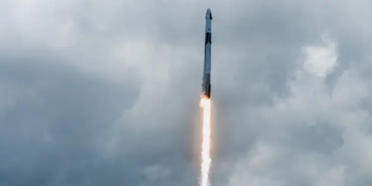 SpaceX envía a cuatro astronautas a la EEI en misión Crew-11