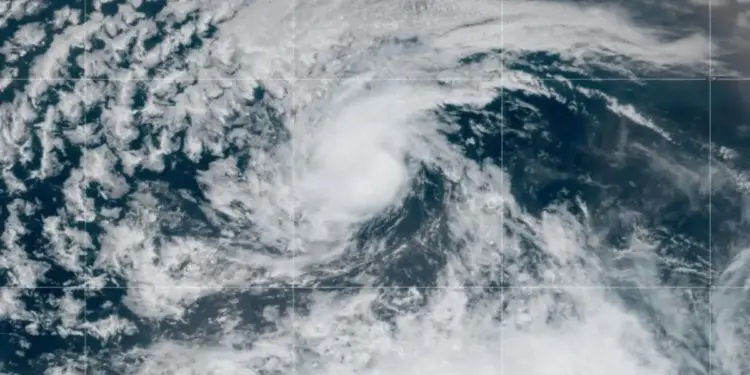 EE.UU. advierte de posibles inundaciones y deslizamientos de tierra en Puerto Rico por la tormenta Erin