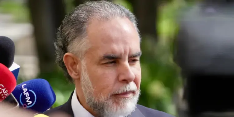 Benedetti dice que no existe acuerdo militar entre Venezuela y Colombia