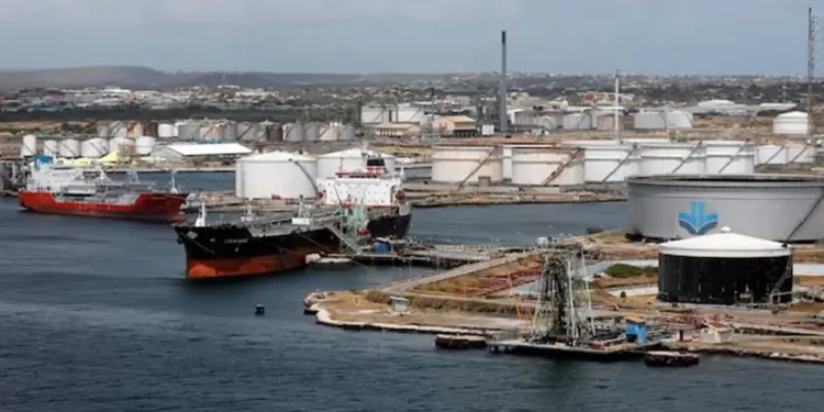 Buques petroleros de Chevron comienzan a regresar a Venezuela tras la licencia