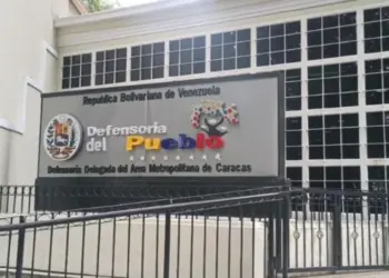 Defensor del pueblo condenó actos de violencia contra mujeres que protestaban frente al TSJ