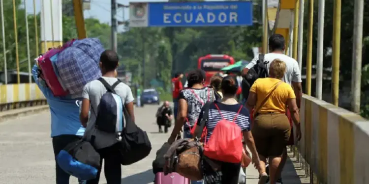 Ecuador exigirá visa de transeúnte a ciudadanos de 45 países, incluida Venezuela