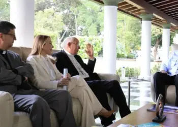 Maduro e Iglesia católica coordinan detalles para canonización de santos venezolanos