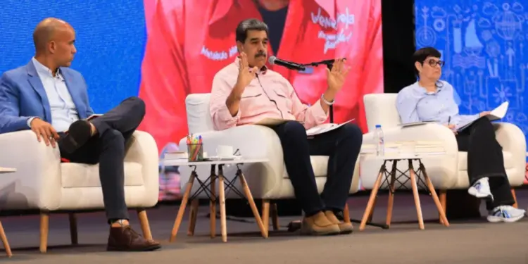 Maduro pide crear «nueva pedagogía» para «transformar los métodos educativos» en Venezuela
