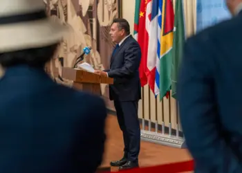 Venezuela se reúne con Guterres en la ONU y le pide pronunciarse sobre despliegue de EEUU