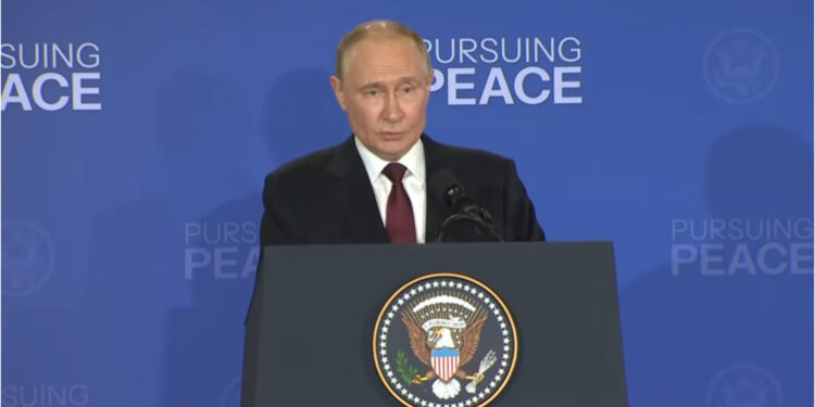 Putin tras cumbre con Trump: Esperamos que Kiev no entorpezca el proceso de paz con provocaciones