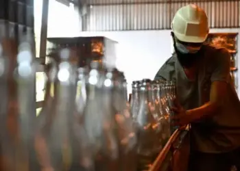 Sector del vidrio venezolano reporta aumento de 15% en las ventas en el primer semestre