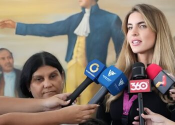 Gobierno venezolano agradece a Melania Trump por el retorno de cuatro niños «retenidos» en EEUU