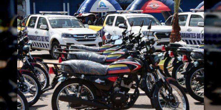 Ministro Cabello dotó a Cuadrantes de Paz de los 204 Circuitos Comunales de Anzoátegui