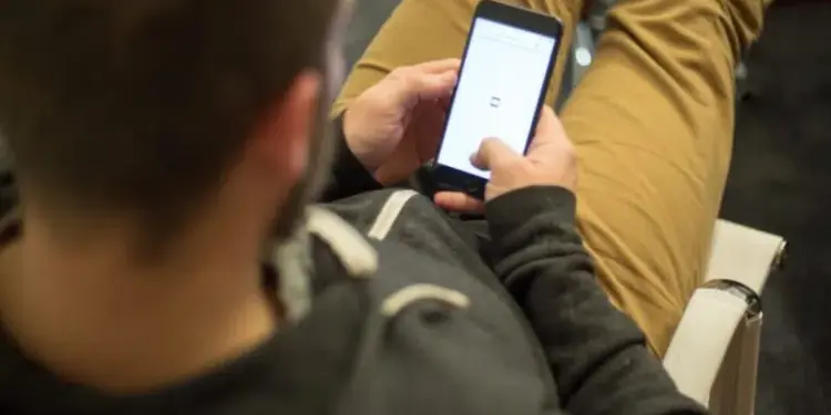 Conatel congela por sexto mes consecutivo el ajuste de tarifas para operadoras móviles