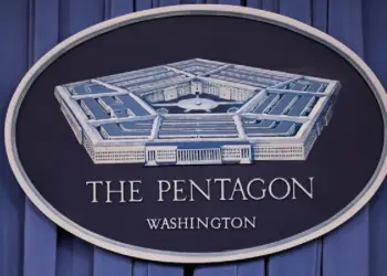 EE.UU. denuncia que dos aviones militares venezolanos volaron «cerca» de uno de sus buques