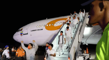 Tribunal dictamina que Trump «no puede usar» la Ley de Enemigos Extranjeros para deportar venezolanos