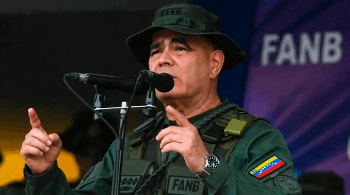Padrino López niega presencia de helicóptero estadounidense cerca del territorio insular venezolano