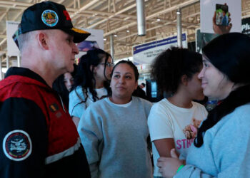Arribó al país este miércoles un nuevo vuelo con 259 migrantes desde EEUU