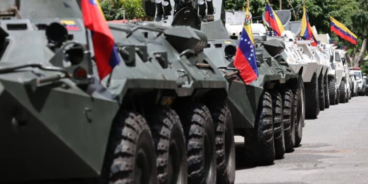 Fuerza Armada Nacional realizó caravana por Caracas para adiestramiento en comunidades