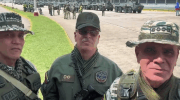 Padrino López desmiente «fake news» sobre deserciones en la FANB