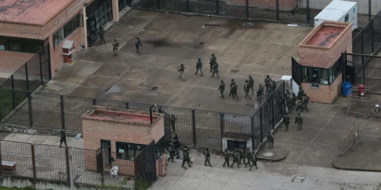 Al menos catorce fallecidos deja un enfrentamiento en una cárcel del sur de Ecuador