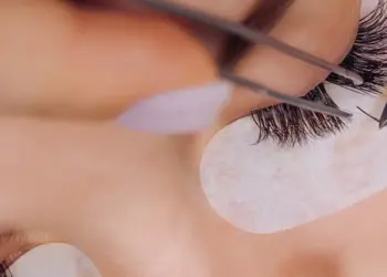 Estudio revela que 75% de pegantes para pestañas liberan formaldehído cancerígeno