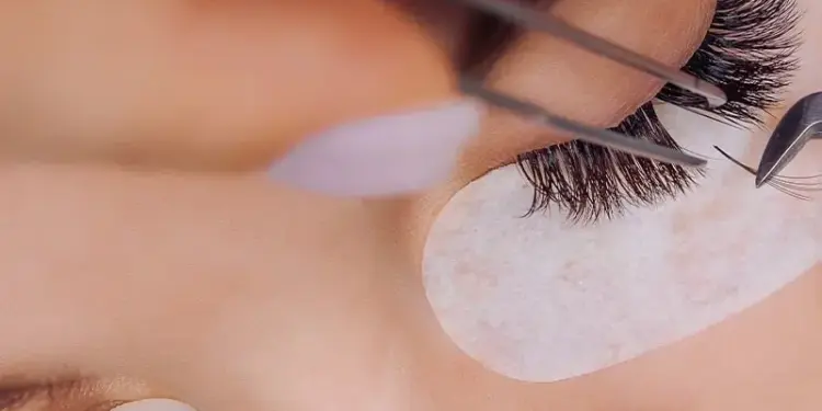 Estudio revela que 75% de pegantes para pestañas liberan formaldehído cancerígeno