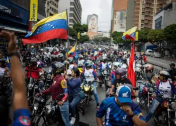 Miles de chavistas se movilizan en Caracas dispuestos a «defender» a Venezuela de EE.UU.