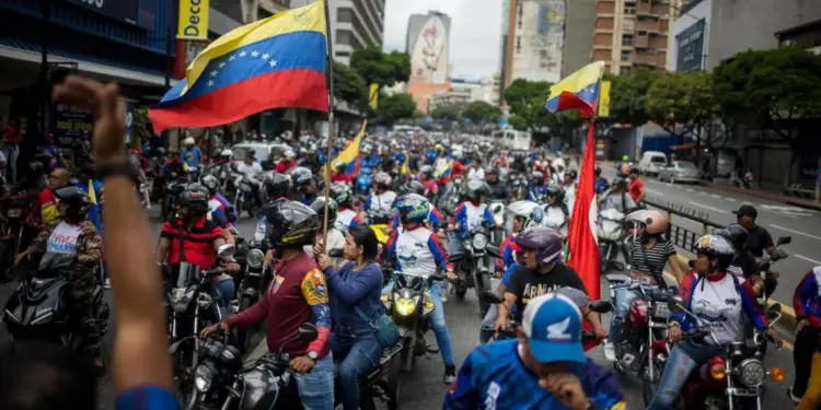 Miles de chavistas se movilizan en Caracas dispuestos a «defender» a Venezuela de EE.UU.