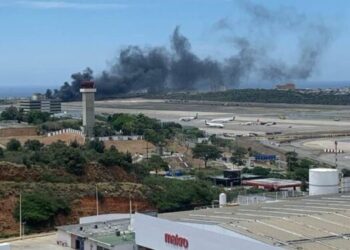 Aeronave se estrella en pista del aeropuerto de Maiquetía y deja al menos 2 personas heridas
