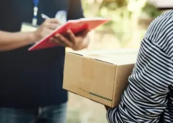 Servicios de mensajería mantienen congelados envíos de tecnología hacia Venezuela