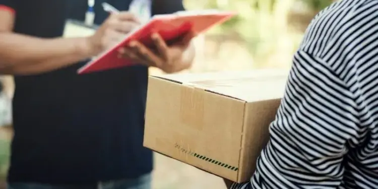 Servicios de mensajería mantienen congelados envíos de tecnología hacia Venezuela