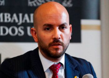 Exasesor de Biden acusó a EE.UU. de usar información falsa sobre buque en el Caribe